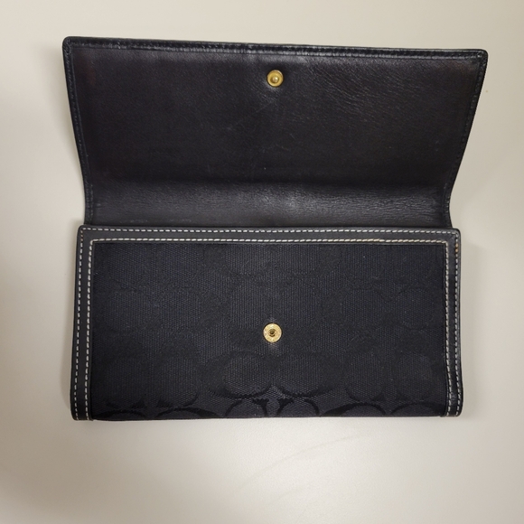 Coach Leatherware Signature Folding Snap Wallet - Picture 4 of 9